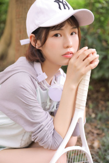 尔康在水里强要了小燕子